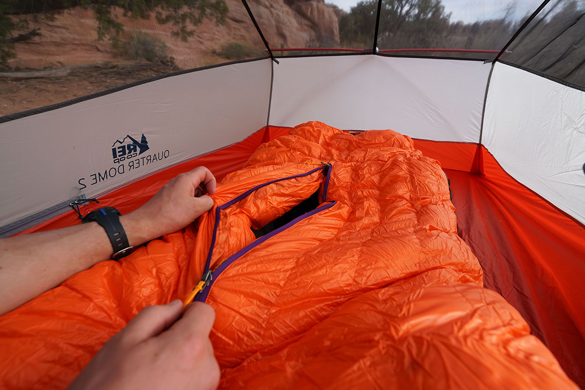 Patagonia 850 Down Sleeping Bag (zipper open)